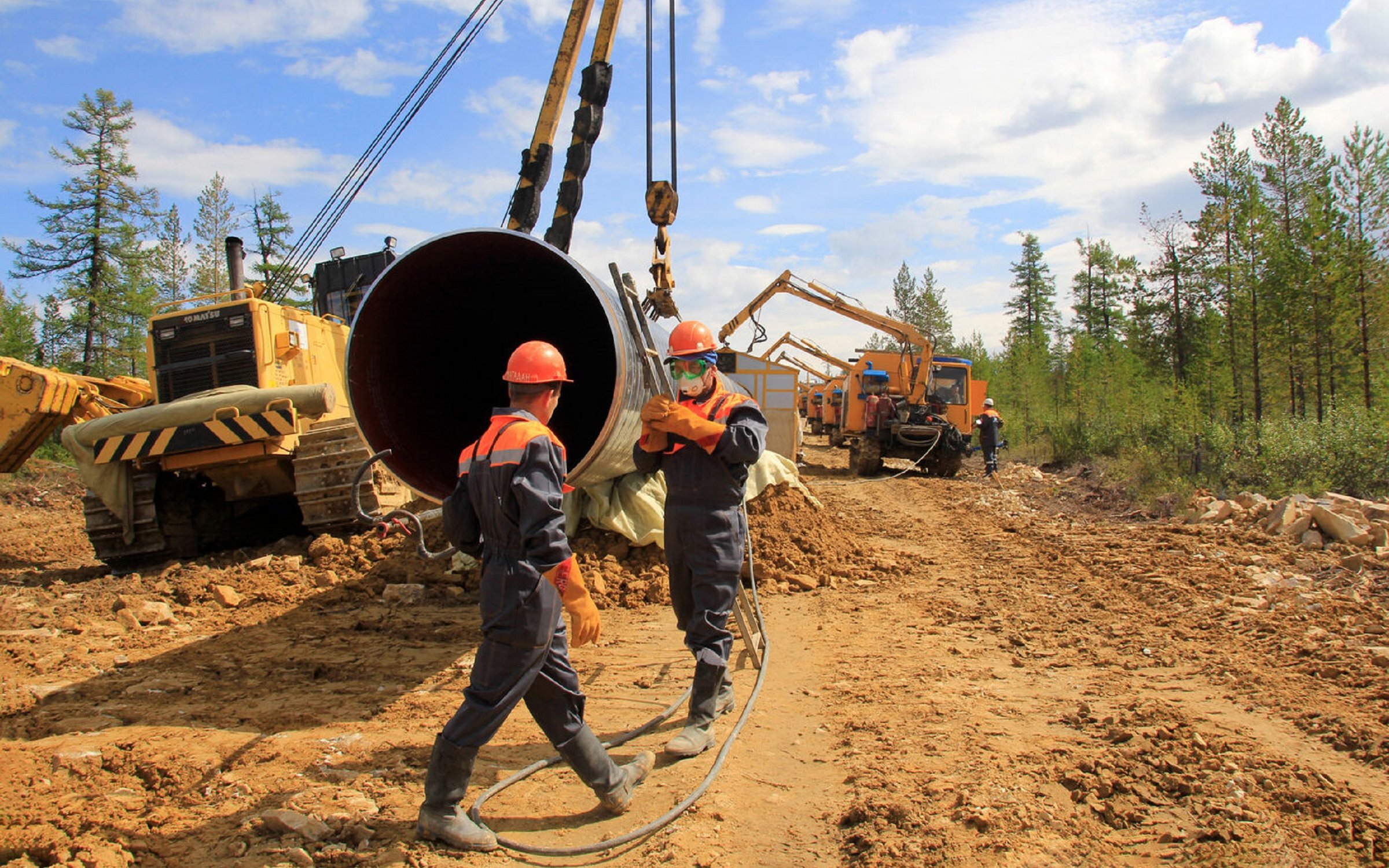 Рабочие якутск. Стройка газопровода. Вахтовый метод. Вахтовая работа. Работа в Сибири.