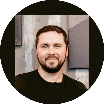 Дизайнер Алексей Верховод