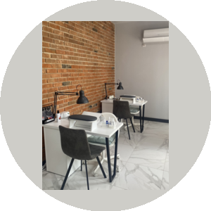 Студия маникюра Holla Nails