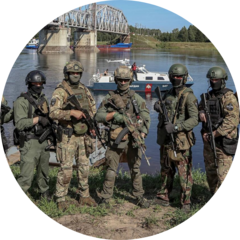 ОМОН(на транспорте) Главного управления Росгвардии по г. Санкт-Петербургу и Ленинградской области.